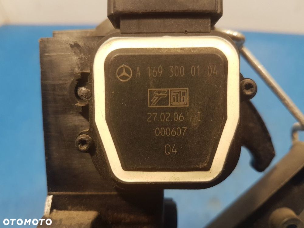 MERCEDES B180 W245 PEDAŁ GAZU A1693000104 640940 - 2