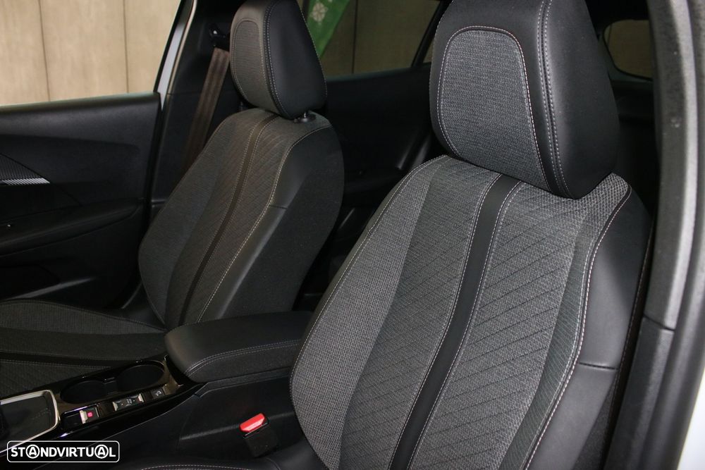 Peugeot 2008 1.2 PureTech Allure - 26