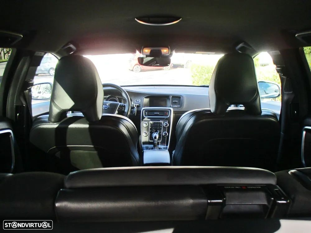 Volvo V60 2.0 D4 R-Design Summum Geartronic - 52