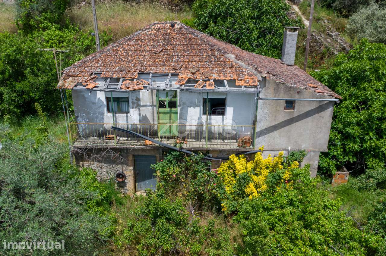 Moradia com terreno de 796 m2 - Aldeia de Tralhariz, Carrazeda Ansi... - Grande imagem: 5/32