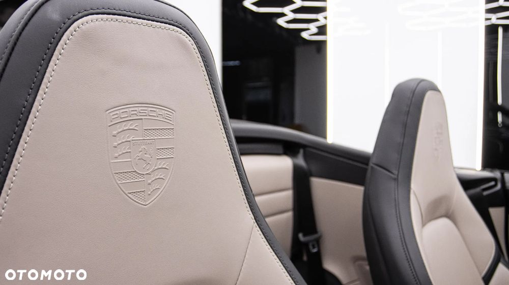 Porsche 911 Carrera PDK - 22