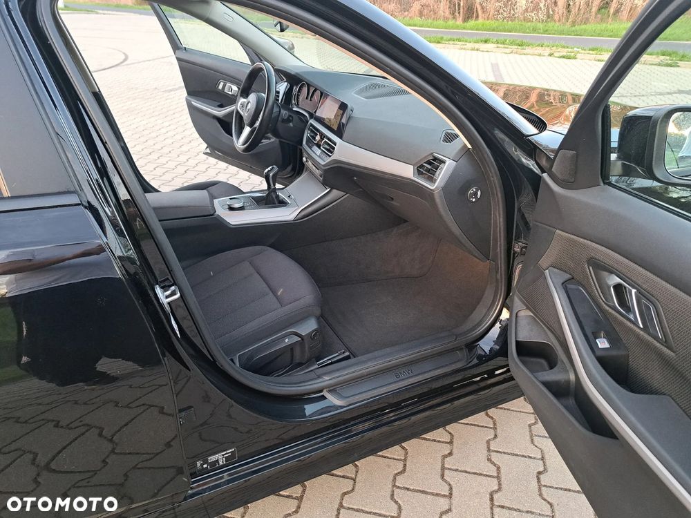 BMW Seria 3 320d - 13