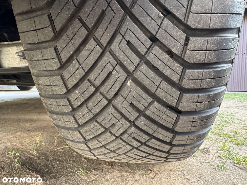 Mercedes-Benz CLA 250 4Matic 7G-DCT AMG Line - 40