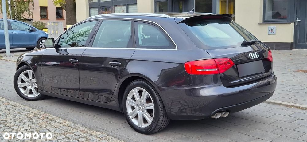 Audi A4 Avant - 4
