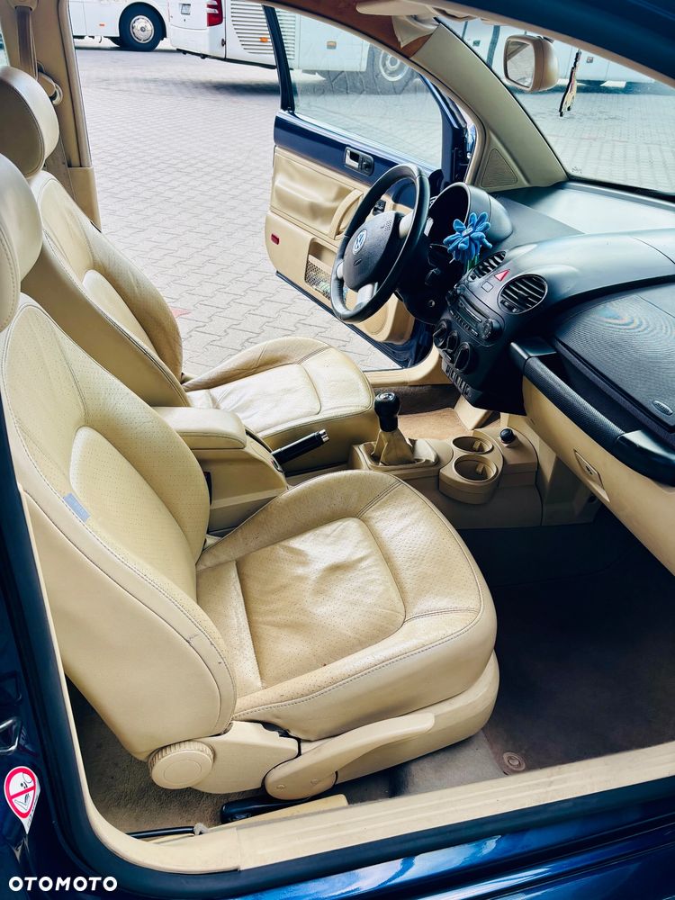 Volkswagen New Beetle - 5