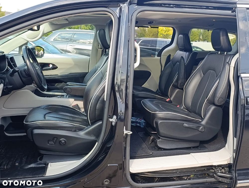 Chrysler Pacifica - 7