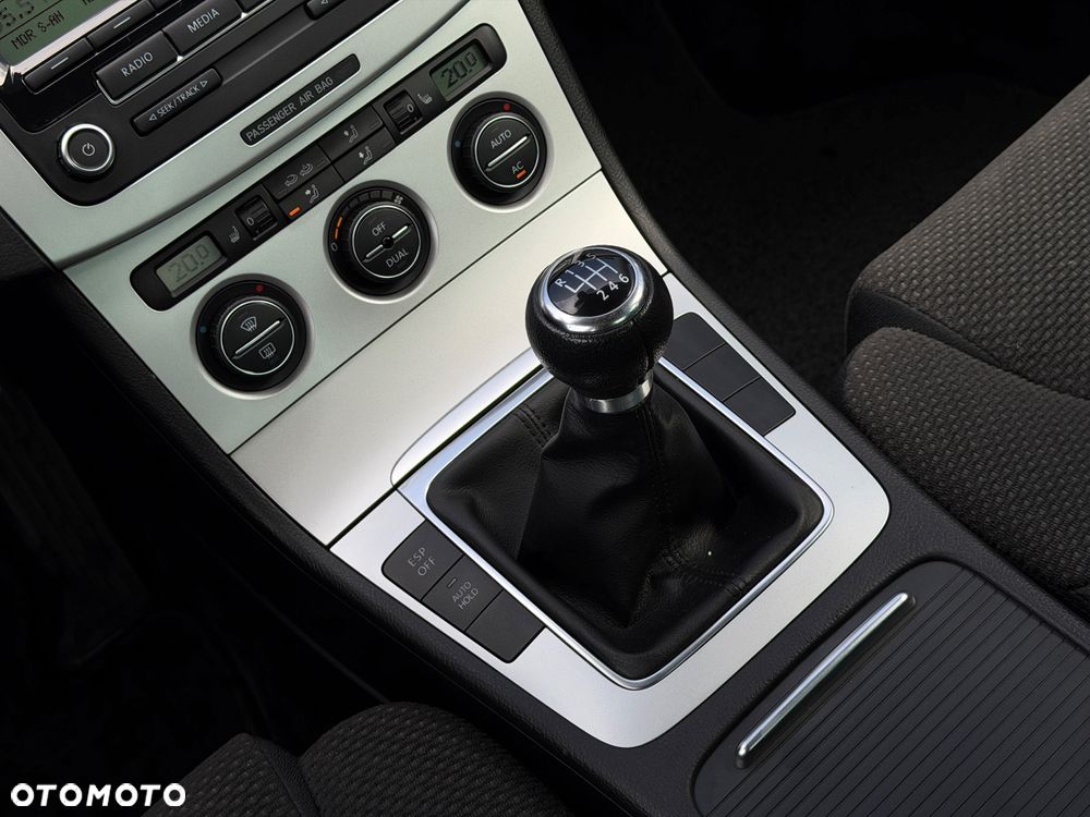 Volkswagen Passat 1.4 TSI Comfortline - 14