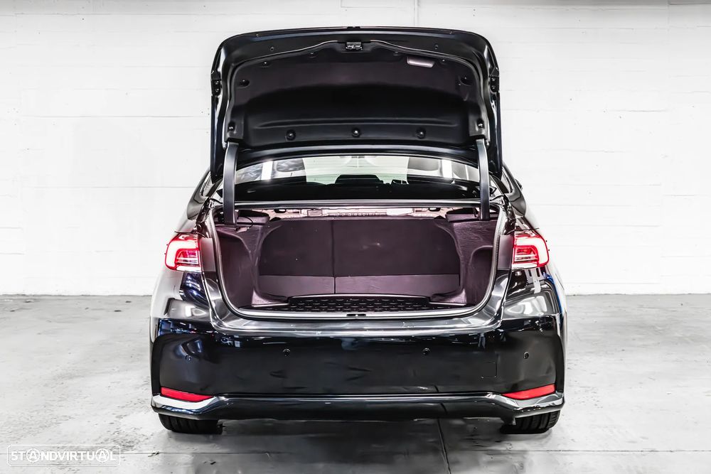 Toyota Corolla SD 1.8 Hybrid Luxury - 9