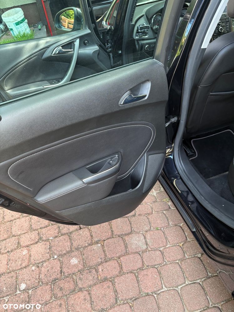 Opel Astra 1.6 T Cosmo - 12
