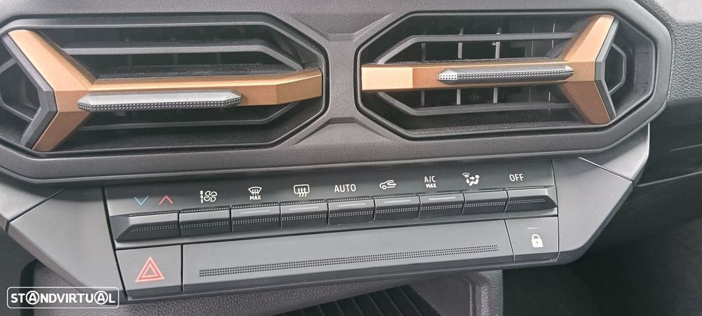 Dacia Duster 1.6 Hybrid Extreme - 17