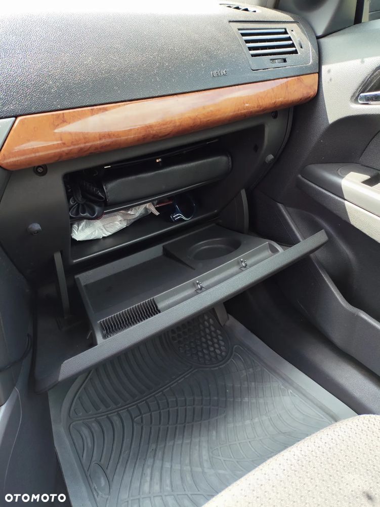 Opel Astra 1.6 Cosmo - 17