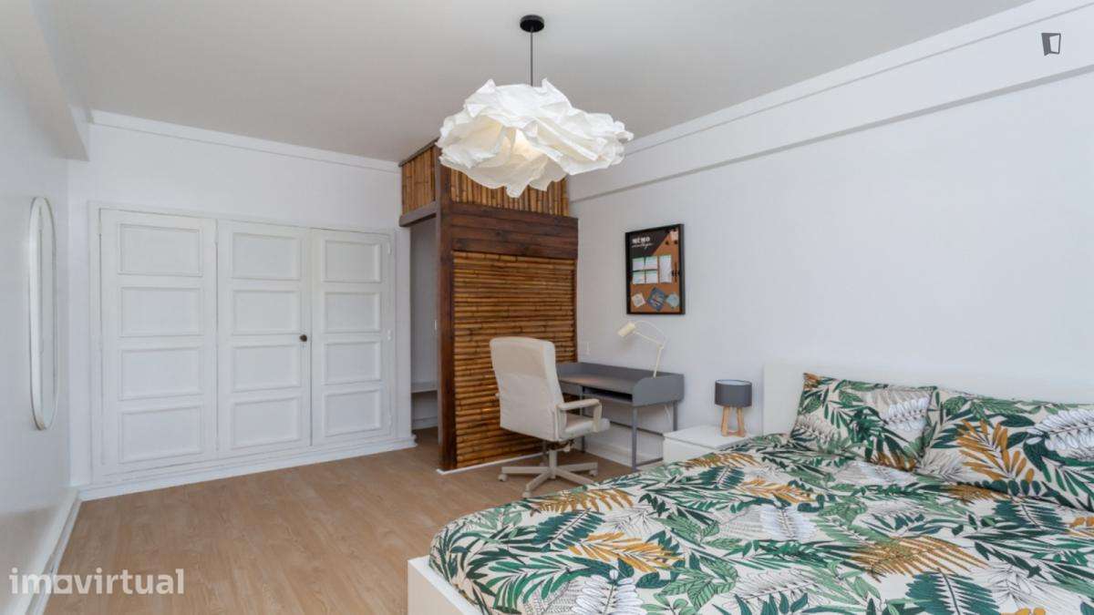 Quarto - localizado em Marquês de Pombal Lisbon - Grande imagem: 5/42