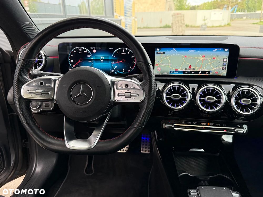 Mercedes-Benz CLA 180 7G-DCT AMG Line - 11