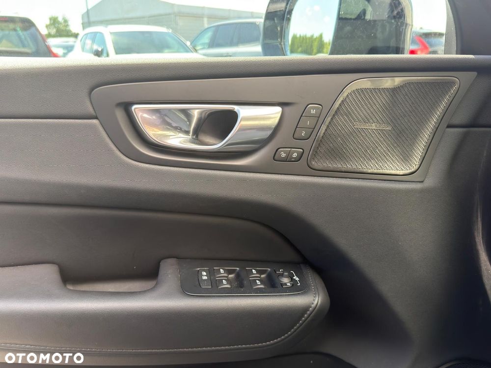Volvo XC 60 - 30