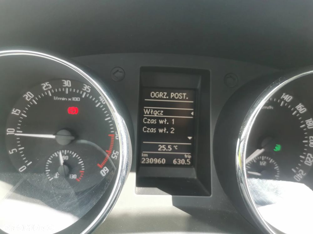 Skoda Yeti Outdoor 2.0 TDI 4x4 DSG Adventure - 26