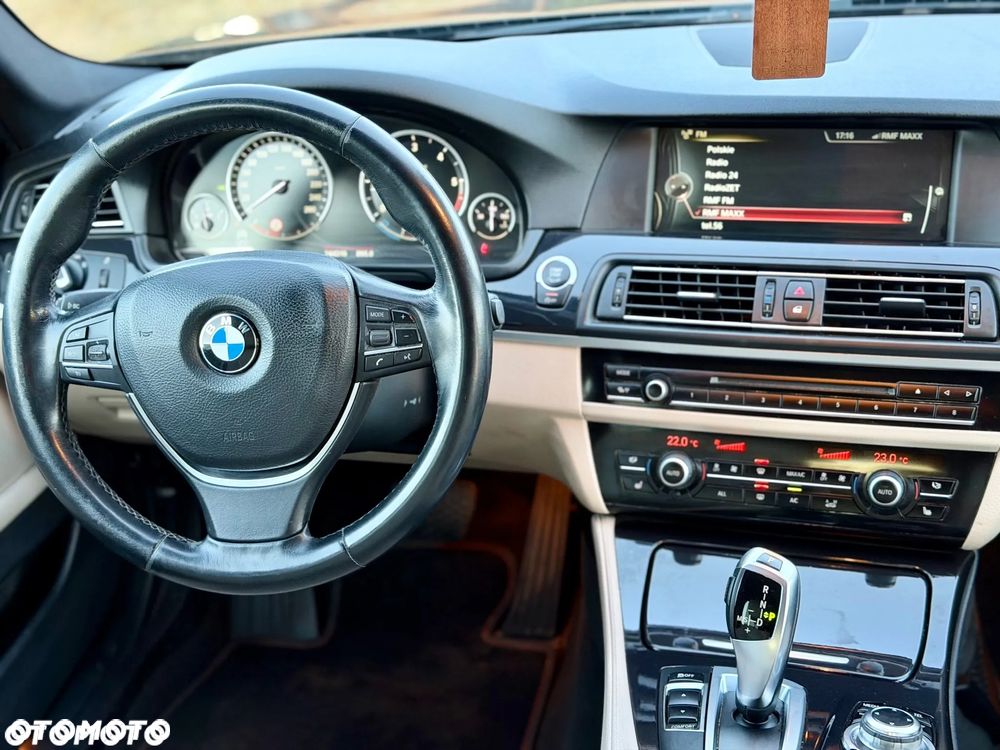 BMW Seria 5 520d - 32
