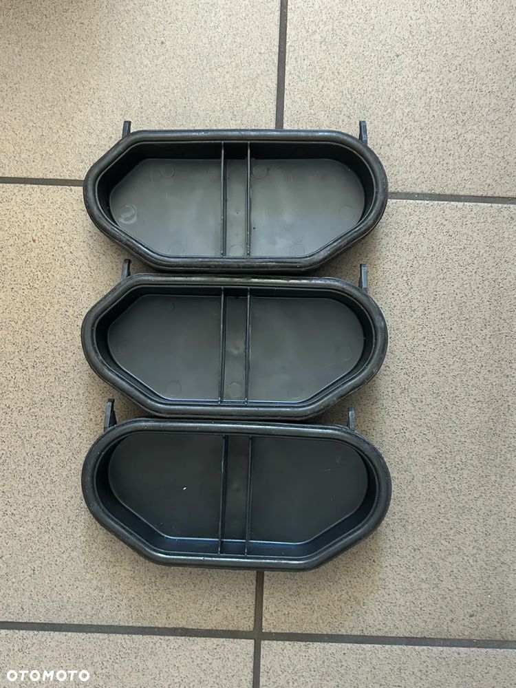 VW T5 ZAŚLEPKA REFLEKTORA DEKIELEK LAMPY LEWY 1305239227 1305239228 - 2