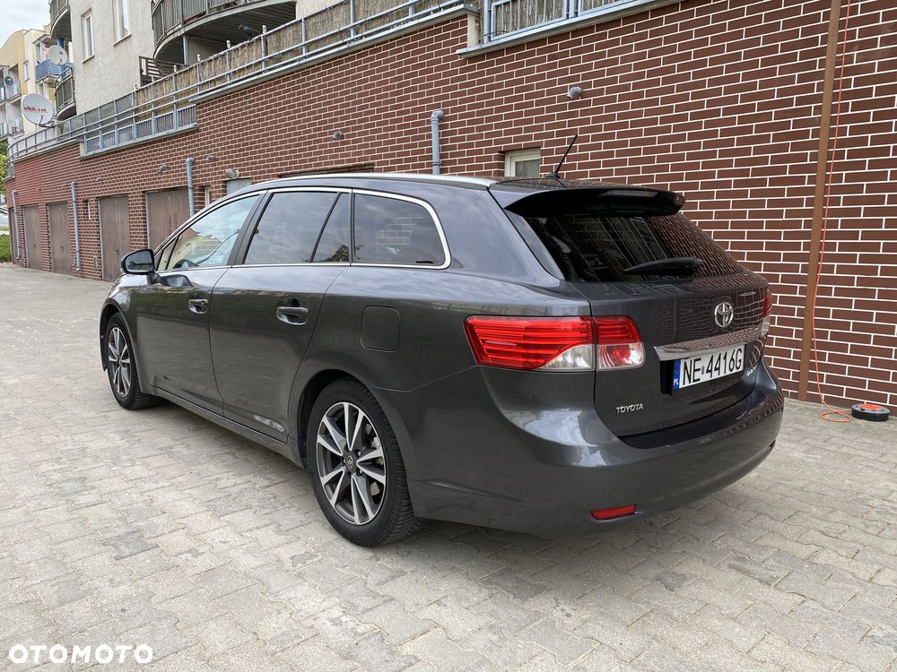 Toyota Avensis 2.0 Premium MS - 3