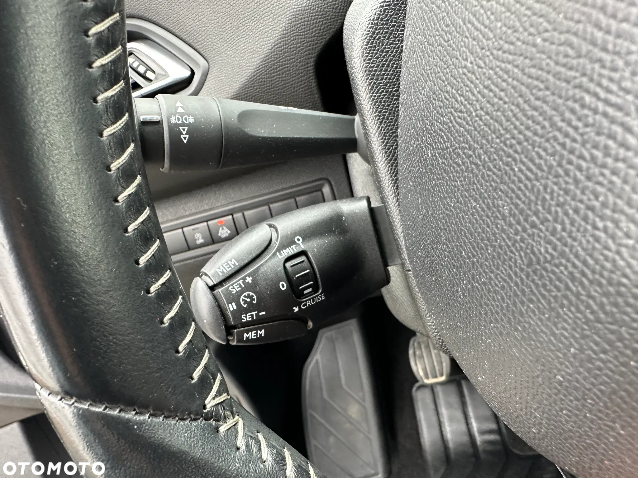 Peugeot 308 - 33