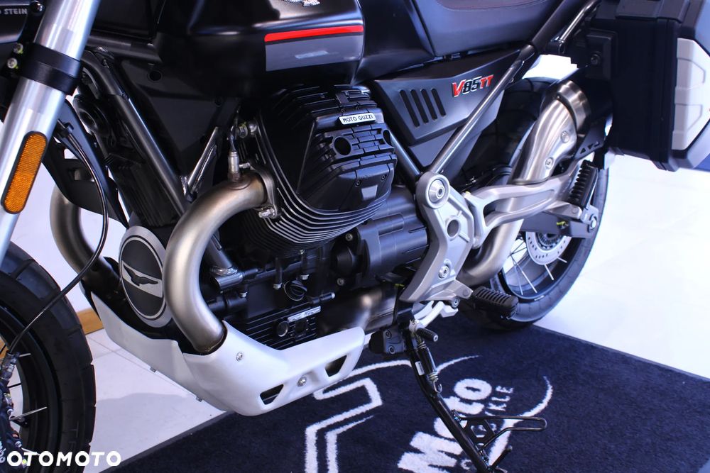 Moto Guzzi V85 - 33