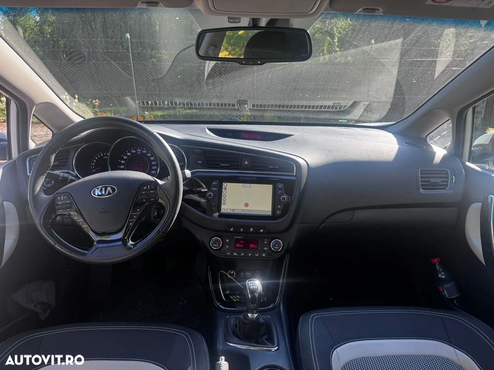 Kia Ceed - 10