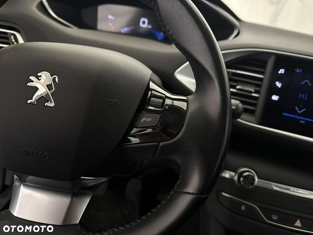 Peugeot 308 - 25
