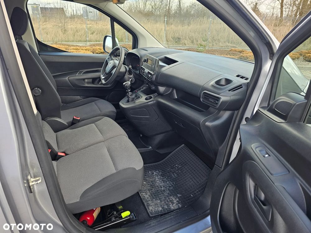 Opel COMBO - 21