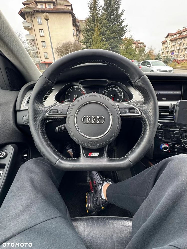 Audi A4 Limousine - 14