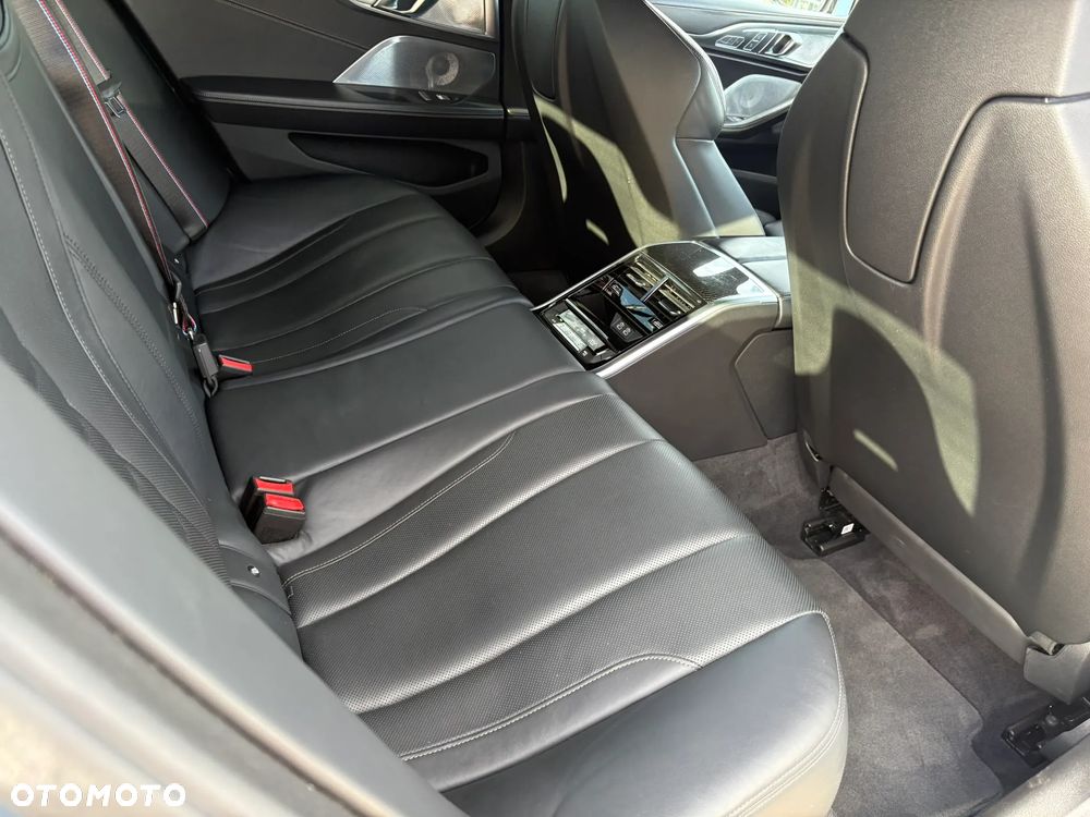 BMW Seria 8 M850i xDrive - 29