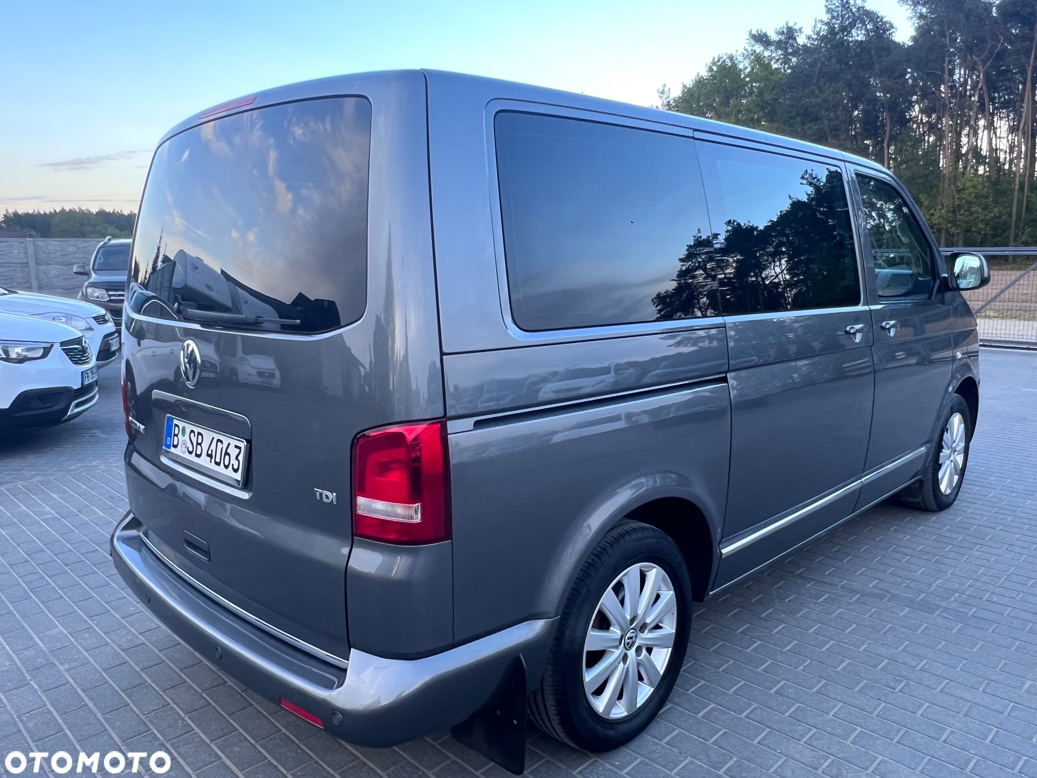 Volkswagen Multivan 2.0 BiTDI L1 Highline DSG - 5