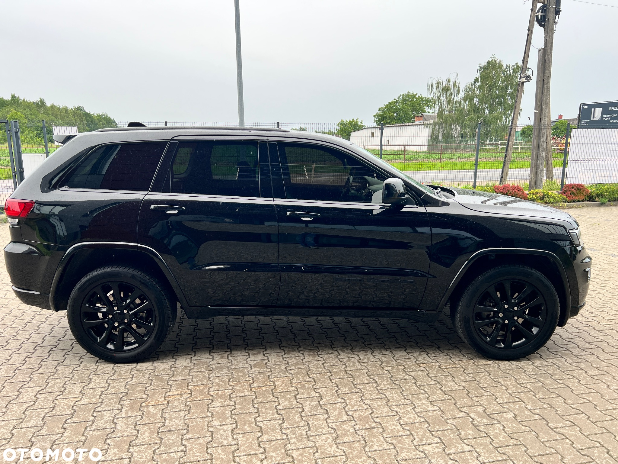 Jeep Grand Cherokee - 40