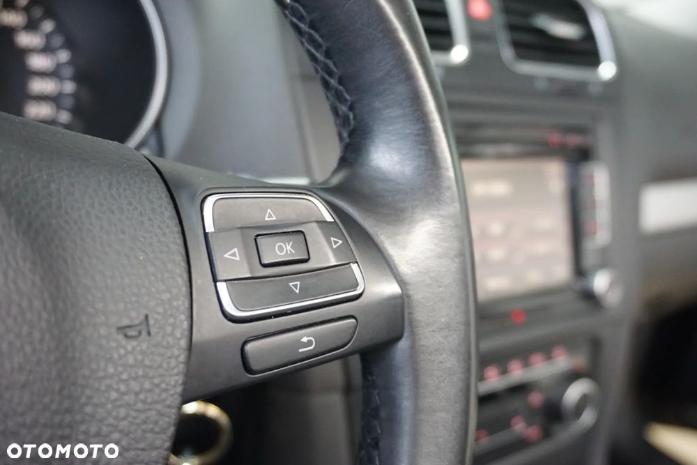 Volkswagen Golf 2.0 TDI Highline - 32