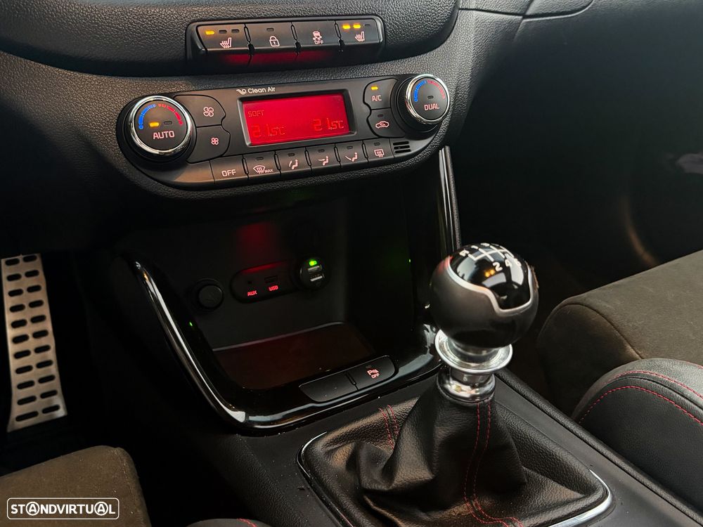 Kia Ceed 1.6 T-GDi GT - 8
