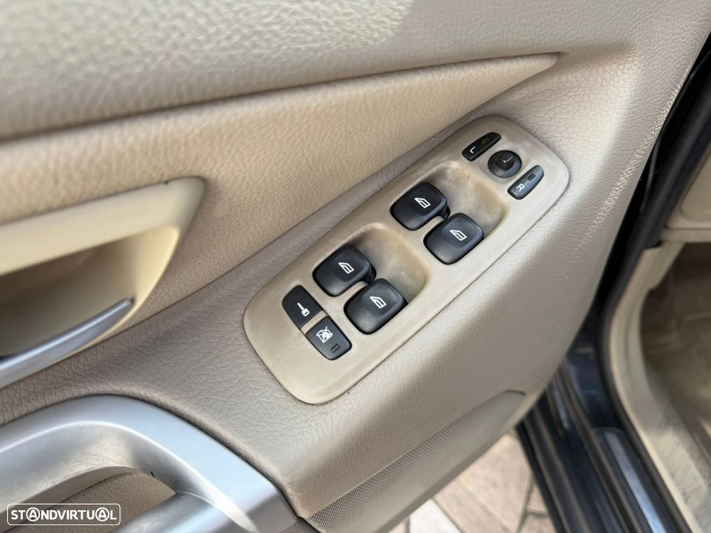 Volvo XC 90 2.4 D5 7L Nivel 2 Auto. - 34
