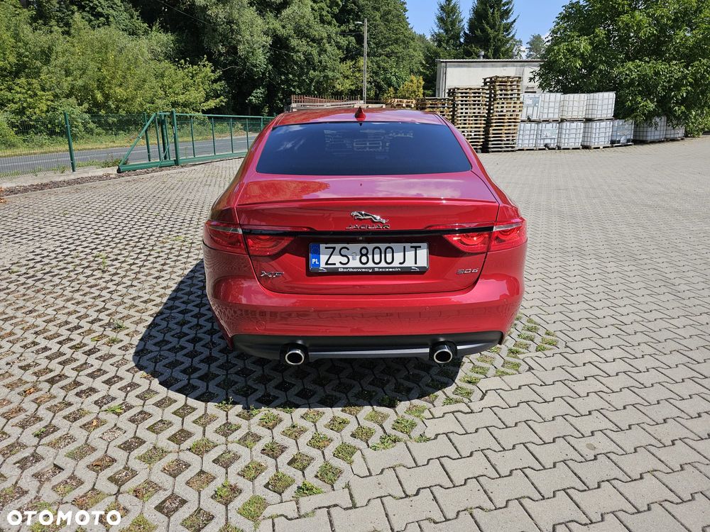Jaguar XF 3.0 TDV6 R-Sport - 5