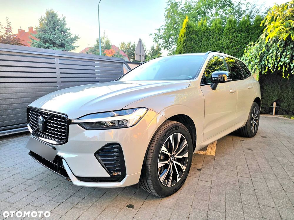 Volvo XC 60 B4 D AWD Plus Dark - 1