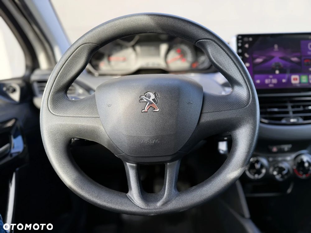 Peugeot 208 - 15