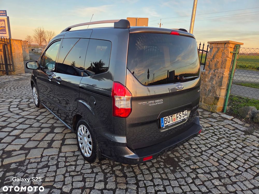 Ford Tourneo Courier 1.0 EcoBoost S&S Titanium - 4