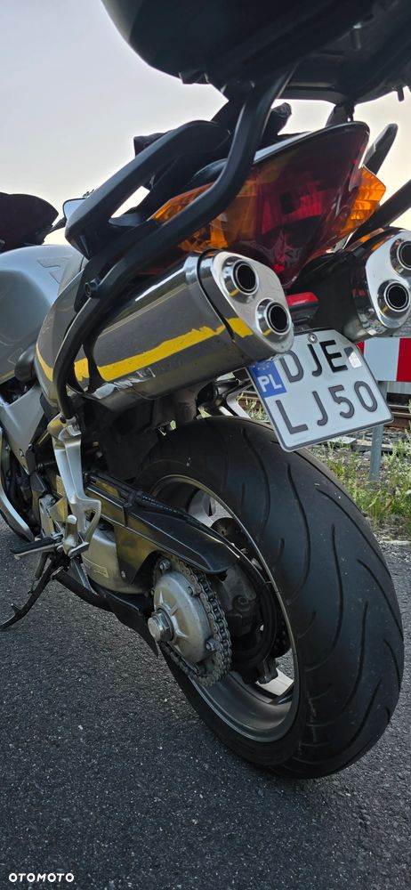 Honda VFR - 10