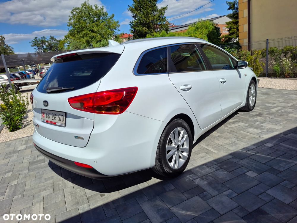 Kia Ceed 1.4 CVVT ISG Dream Team Edition - 10