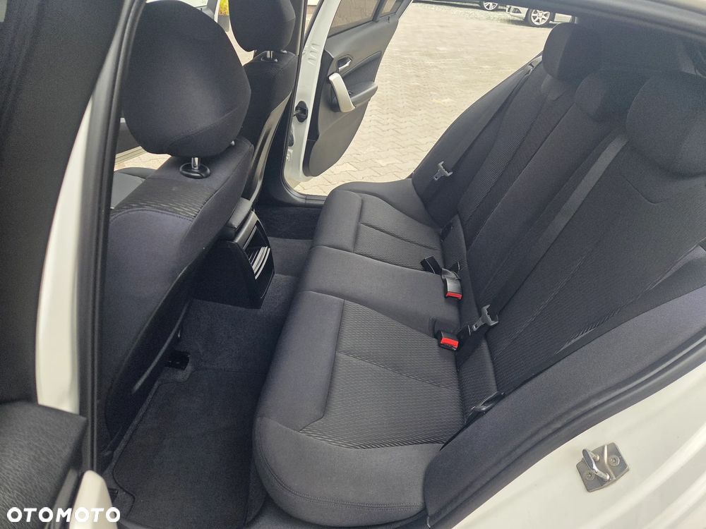 BMW Seria 1 116d DPF Edition Sport - 33