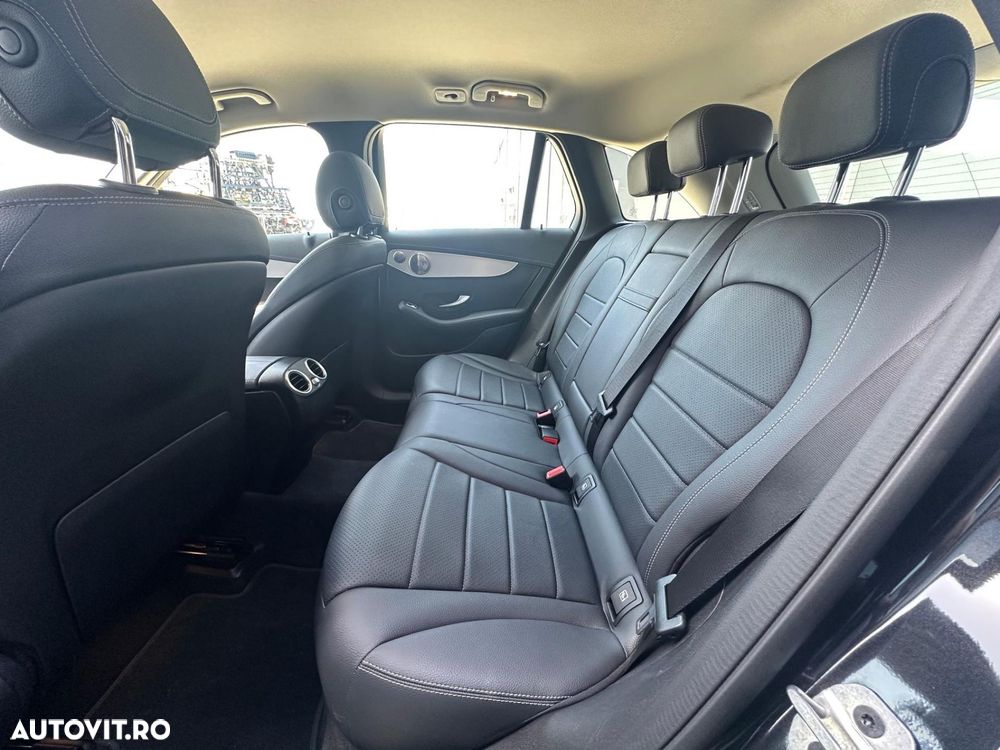 Mercedes-Benz GLC 300 4MATIC - 15