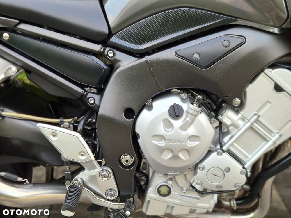 Yamaha FZ - 13