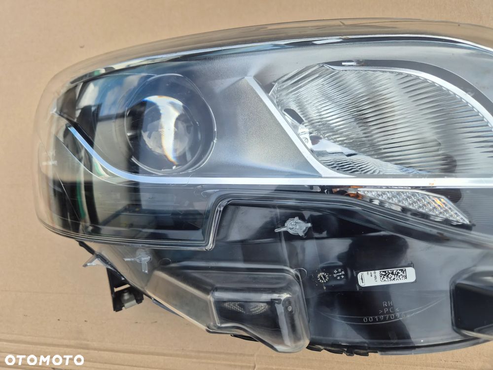 Peugeot Expert III Traveller reflektor prawy.Ksenon.OE.EU.2016- - 3