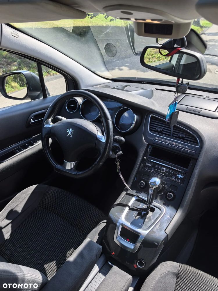 Peugeot 5008 2.0 HDi Premium + - 18