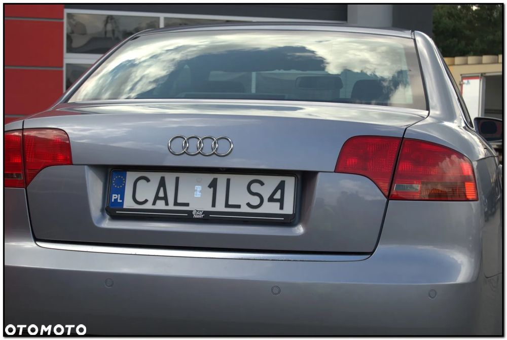 Audi A4 Limousine - 16