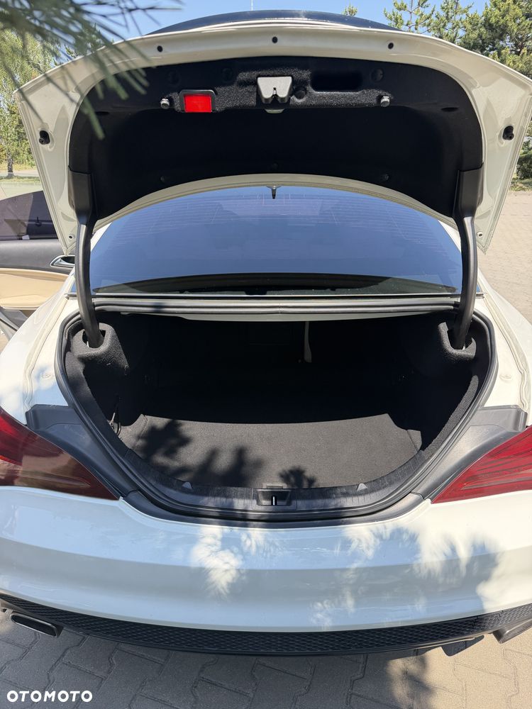 Mercedes-Benz CLA 250 7G-DCT AMG Line - 12