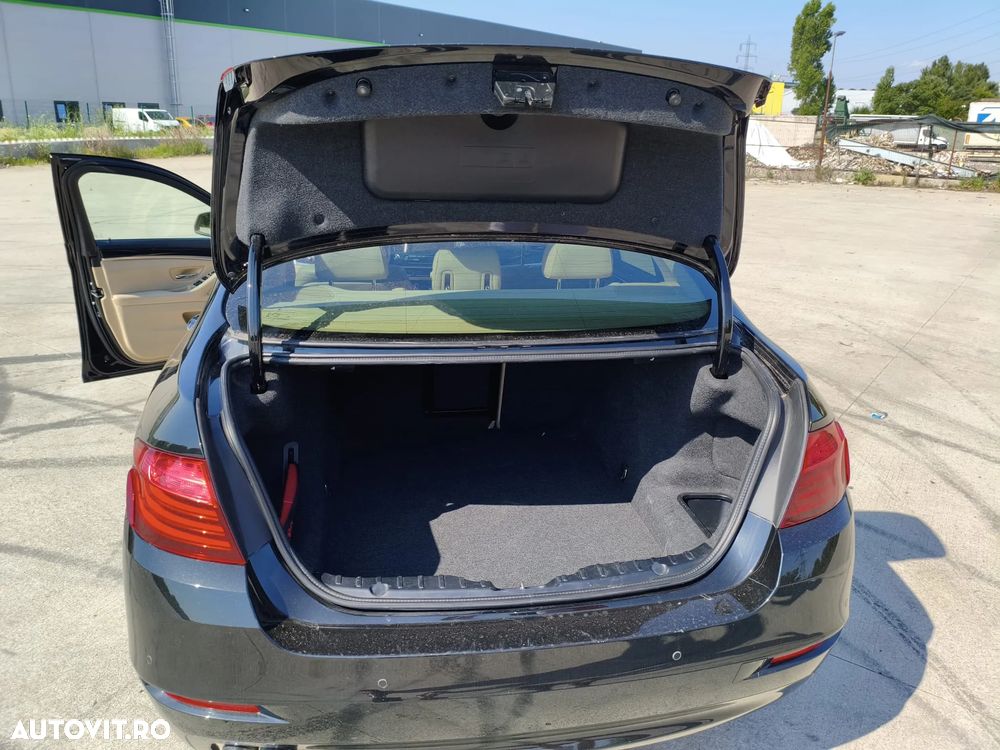 BMW Seria 5 520d xDrive AT - 15