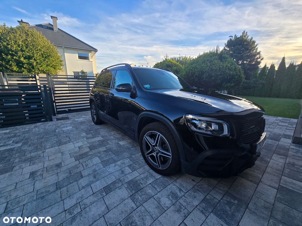 Mercedes-Benz GLB - 1