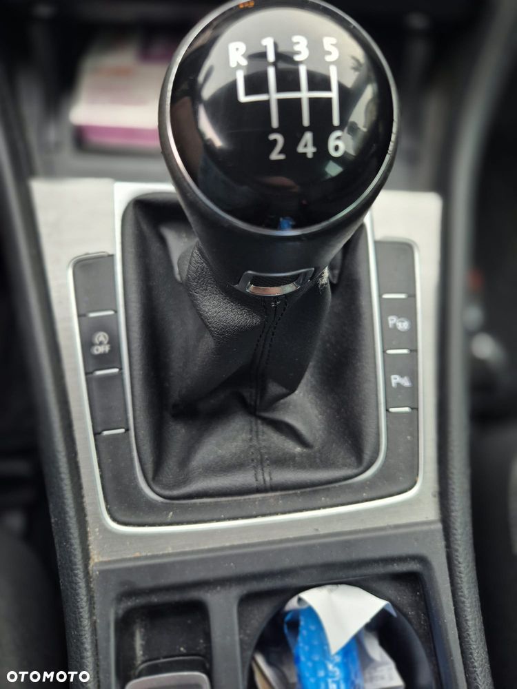 Volkswagen Golf - 10